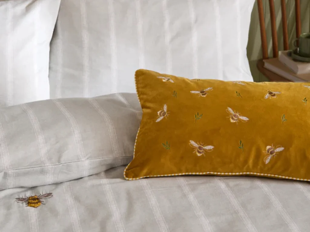 Wylder Ramble Bees Duvet Cover Set Natural