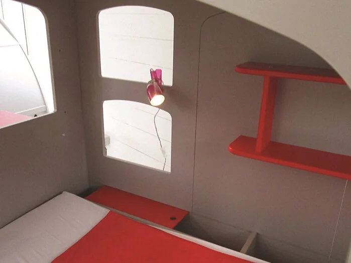 Children’s train bunk bed with two storage drawers
